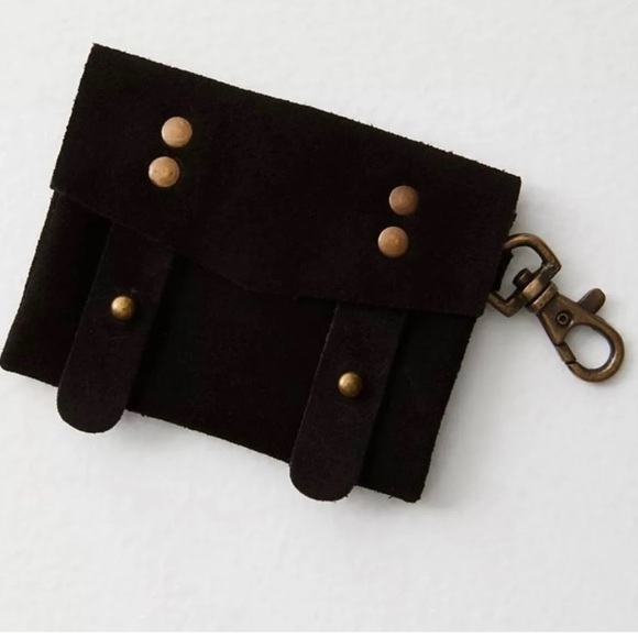 Free people Adorable, Really nice suede card  wallet. - Picture 3 of 7